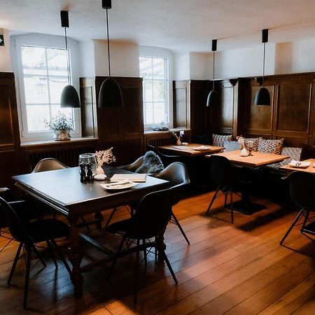 ホテル Weinhaus Fries Kattenes エクステリア 写真