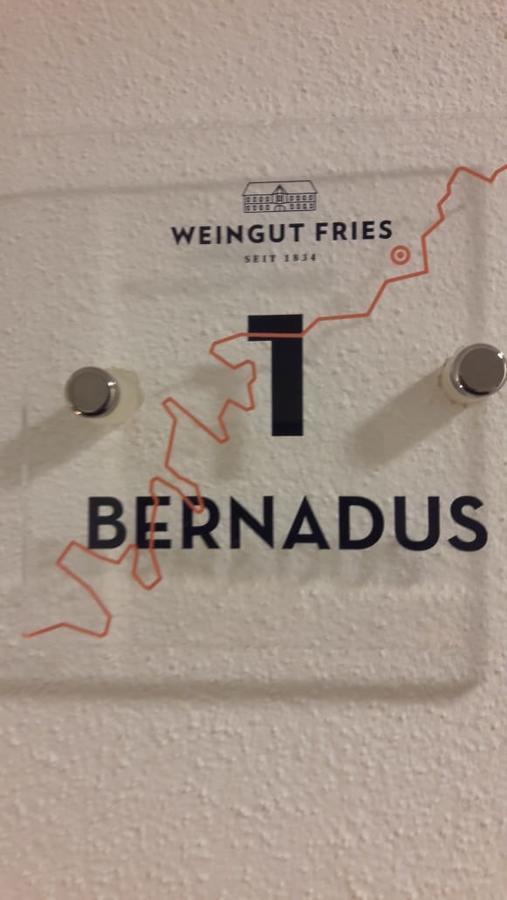 ホテル Weinhaus Fries Kattenes エクステリア 写真